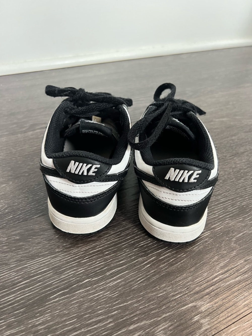 Nike Kids Dunk Low Retro "Panda" - Picture 5 of 8